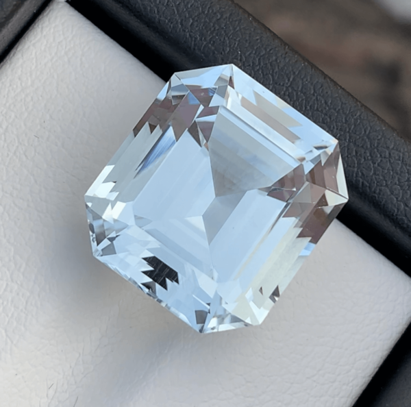 15.9 Carat Aquamarine from Pakistan