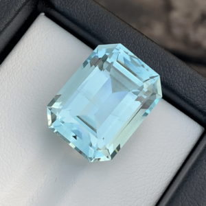 15.95 CT Blue Excellent Cut Natural Aquamarine Gemstone from Pakistan.