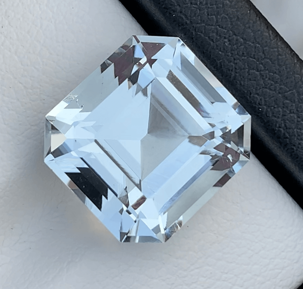9.15 Carat Aquamarine from Pakistan