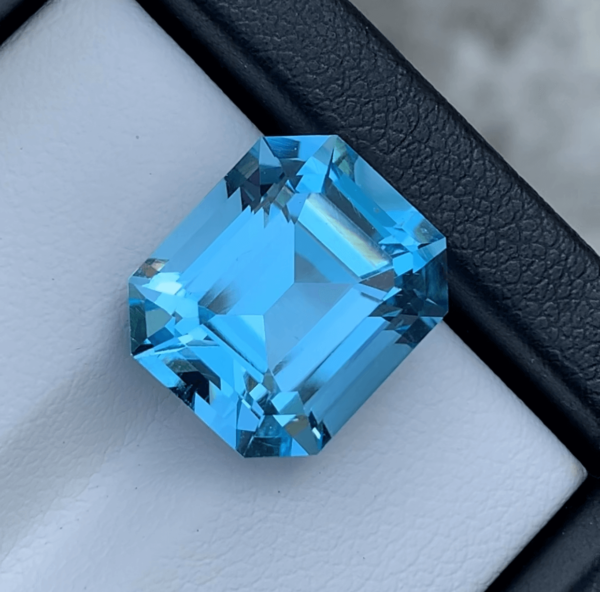 11.8 Carat Swiss Blue Topaz Gemstone