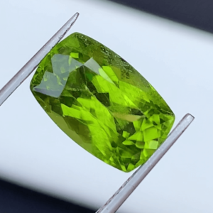 4.8 Carat Peridot Loose Gemstone