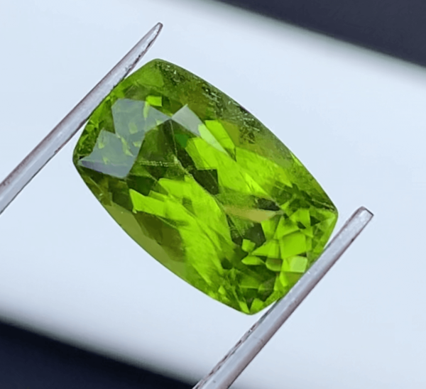 4.8 Carat Peridot Loose Gemstone