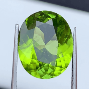 6 Carat Peridot Loose Gemstone