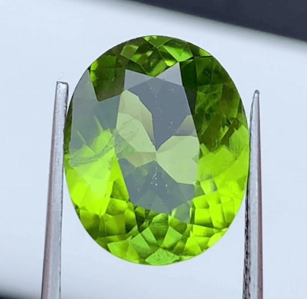 6 Carat Peridot Loose Gemstone